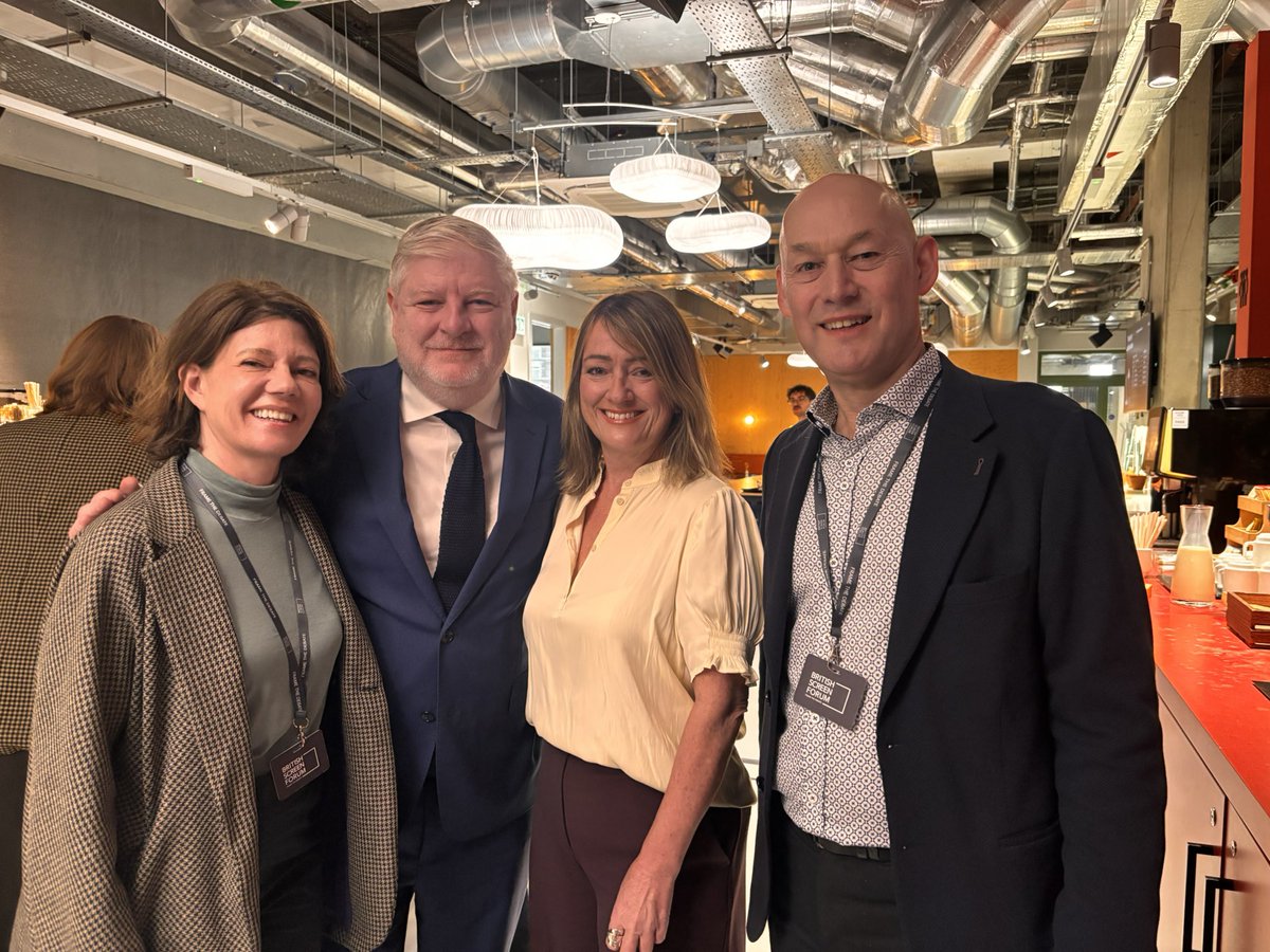 Angus Robertson tweet media