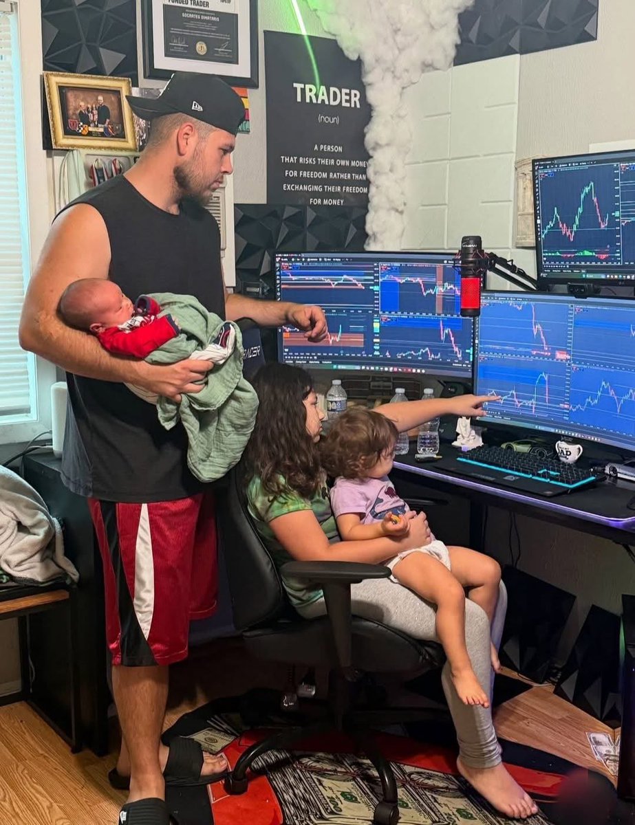 Sholly_Pee1's tweet photo. The dream life every trader prays for 🫶🏽 https://t.co/OYzQh5SbNO