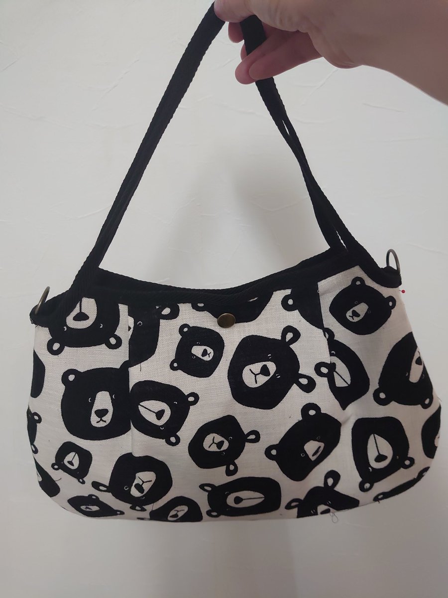 早速グラニーバッグ作りました。 ショルダーベルト用にDカン付けるん