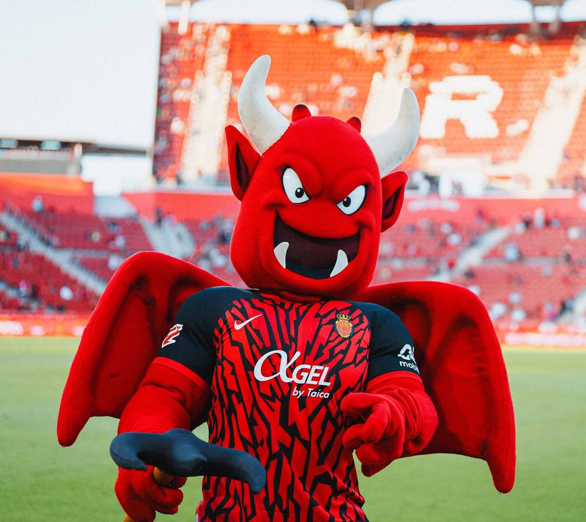 🎂 𝟭𝟭𝟬 𝗧𝗢𝗗𝗔𝗬 🎂 

On 5th March 1916, Alfonso XIII Foot-Ball Club was born, paving the way for our wonderful and still-standing institution, RCD Mallorca. ❤️🖤 

Thank you to all of our supporters who are the lifeblood of this club. 

Better times are coming! 🤞