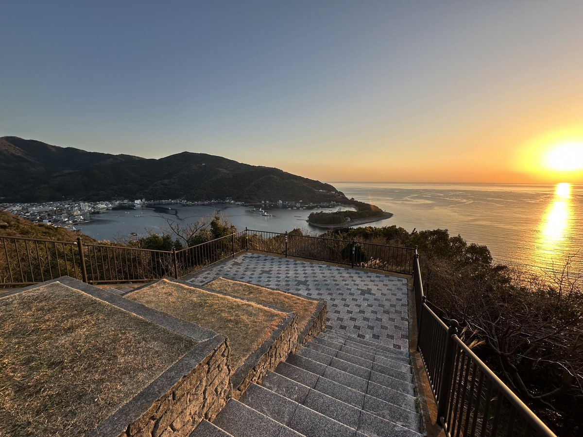MENYUS_'s tweet photo. @rumuti1035 I was here at end of January :3 
I did a YuruCamp tour in all Izu peninsula it was very very wonderful 🥰 https://t.co/Jtcn45aEet