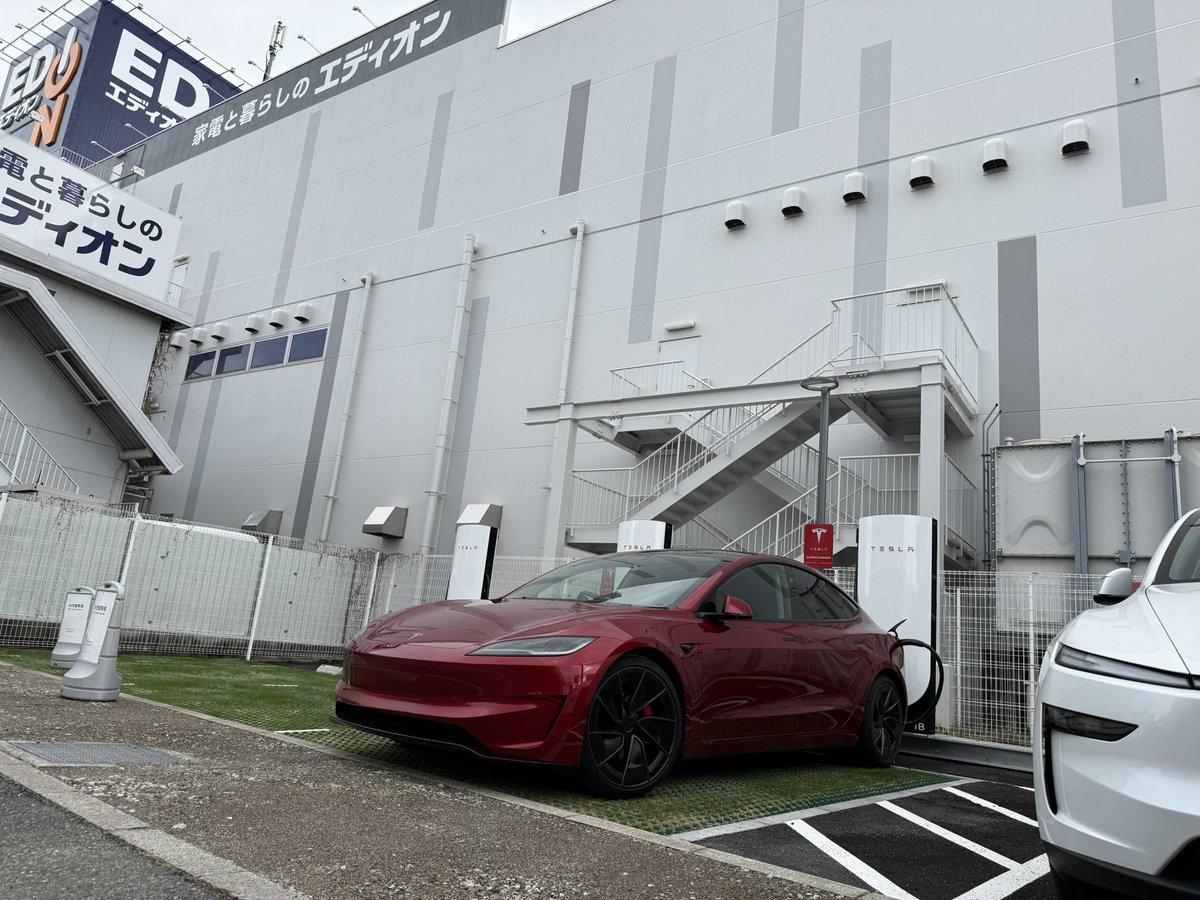 Happiness_tesla's tweet photo. 3月5日
モデル3 Performance納車から1年🦔
1年目は22,000km
171Wh/kmちょっと電費悪いのか？
いいんです、SC無料あと4年

5月でZESP3終わったらほぼSCだけになりそう⭐️ https://t.co/4OvyRZ7F9b