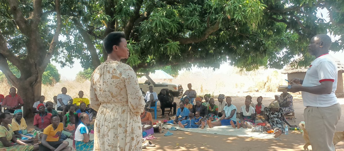 OromaDiana's tweet photo. To track progress and provide technical support, we holding bi annual review with peace mediators in Yumbe Adjumani and Madi Okollo. The women are a testament to realizing the voice and power of women in peace building. https://t.co/jdxlaA24u1