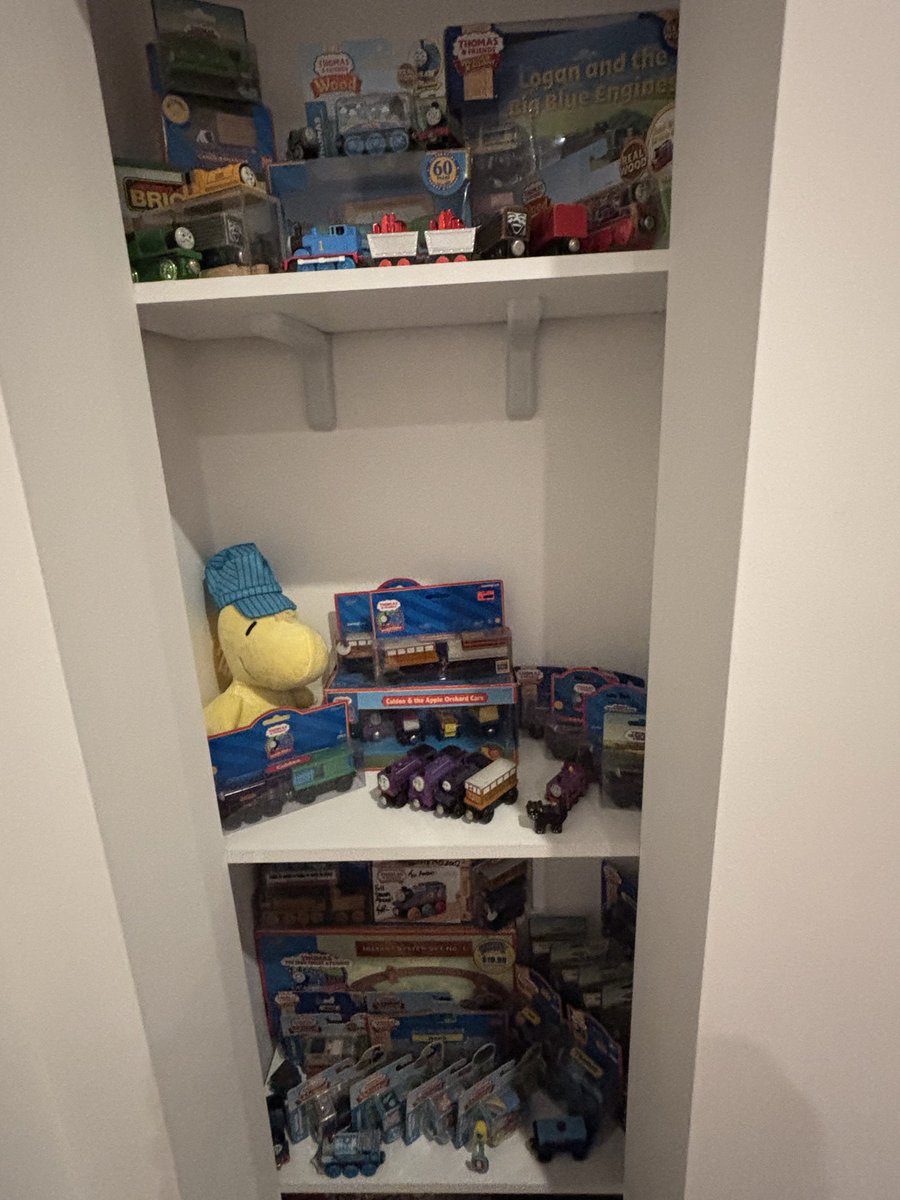 CFProducti0n's tweet photo. New place new display! https://t.co/G5zI5Mq1fj