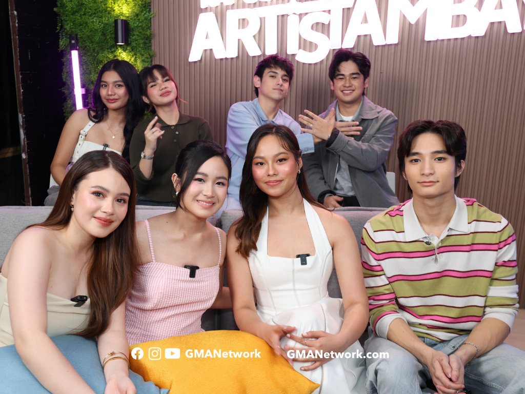 gmanetwork's tweet photo. KULITAN, KWENTUHAN AT GOOD VIBES KASAMA ANG ULTIMATE 8! 🥳

Panoorin ang full #KapusoArtisTambayan episode sa GMA Network Facebook at YouTube!

#GMAPBBCollab https://t.co/6bHZQM7pkX