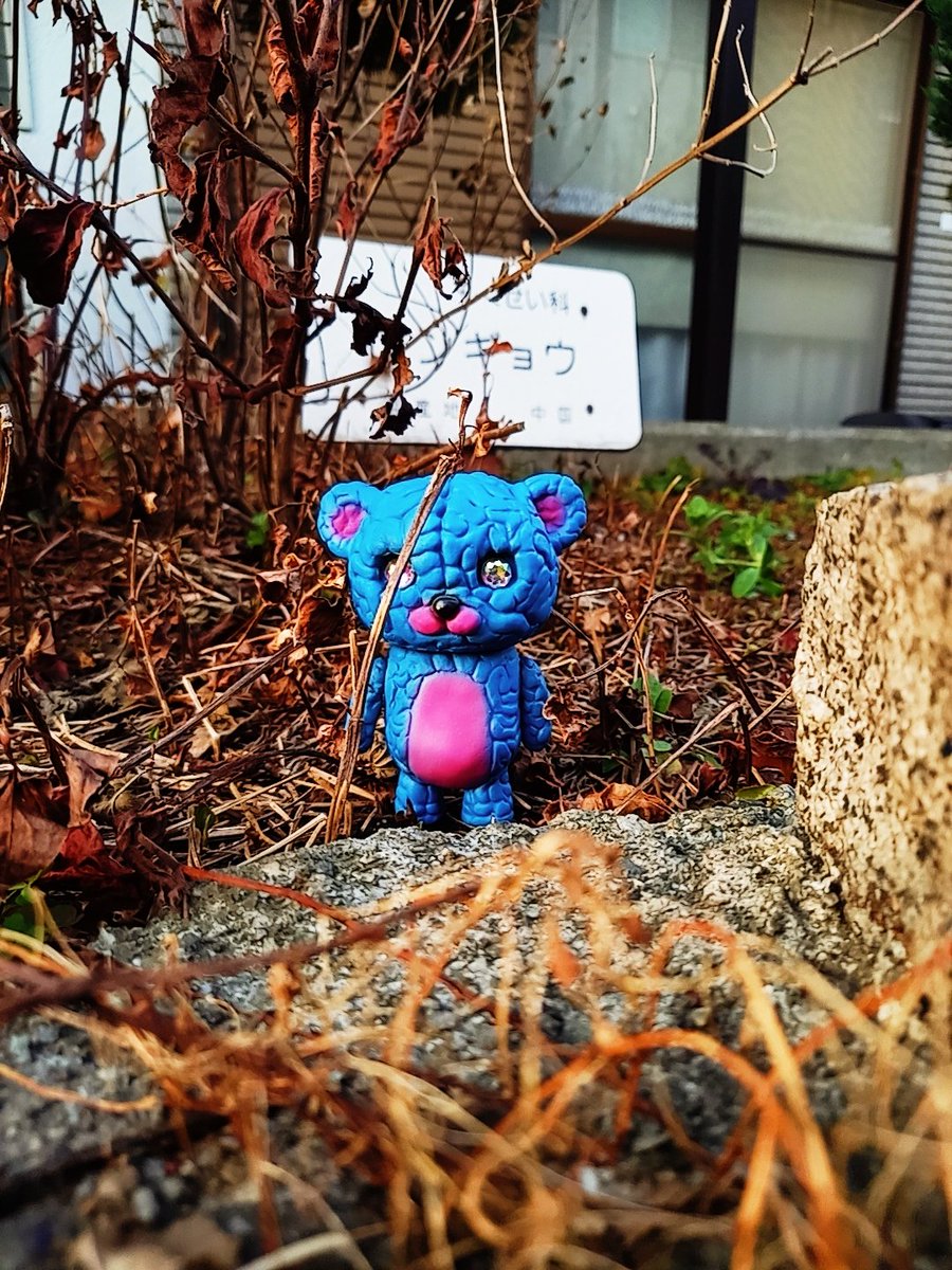 一歩動くたびにカサカサうるさいんだよ。振動が響くだろ！ 最短ルート