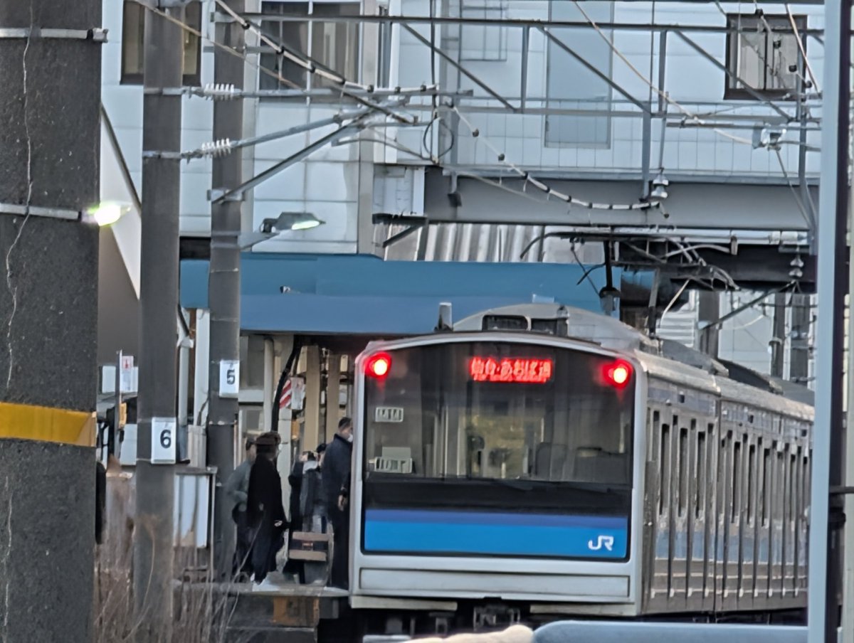 Kaisokurabbit01's tweet photo. 東塩釜からの折り返しをくら寿司前の踏切から動画と画像で🚃📹️📸
GooglePixel9Pro優秀ですよ✨️✨️✨️✨️✨️
30倍でM14の文字がくっきり見えます❗️
動画も迫力が伝わってきますしね😳😮💨
#仙石線205系🚃
#GooglePixel9Pro📱 https://t.co/RIuN44ustd