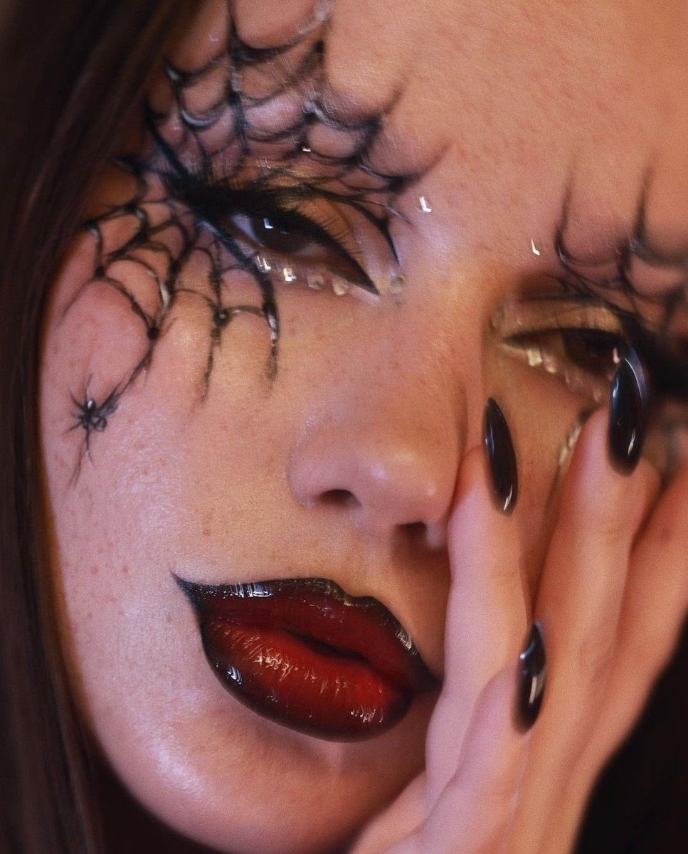 girldreamhouse's tweet photo. 🕸️🕷️ https://t.co/MkKoBInLiG