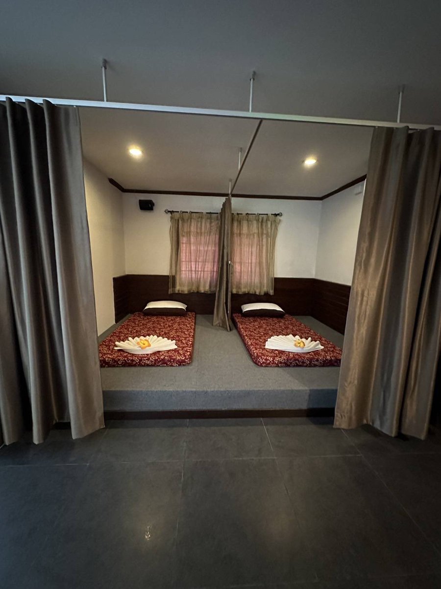 Yurimassage8343's tweet photo. 🌺ยูริ นวดเพื่อสุขภาพ🌺
 ⭐open 11:00-23:00⭐
❤️นวดอโรม่า หมอสวย นวดดี ราคาย่อมเยาว์
  📝จองคิว👇🏻👇🏻
☎️ 0985526676
☎️0632738343
🆔@yuri999
👇🏻ไลน์จิ้มลิ้งด้านล่าง👇🏻
https://t.co/CRZ5uj37rg
📌📌ร้านอยู่ในเมืองเอก87 https://t.co/3Mla1GbXHb