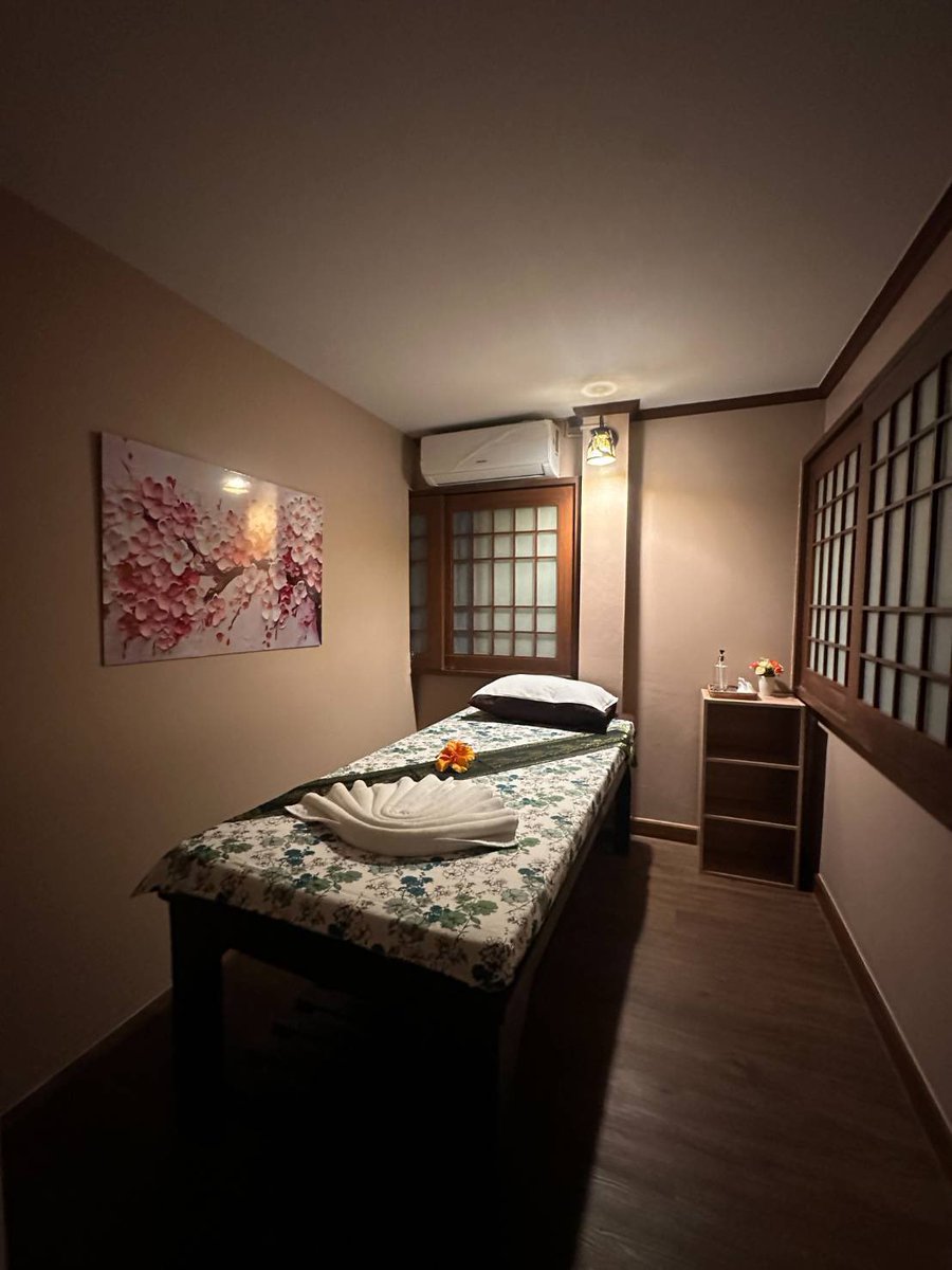 Yurimassage8343's tweet photo. 🌺ยูริ นวดเพื่อสุขภาพ🌺
 ⭐open 11:00-23:00⭐
❤️นวดอโรม่า หมอสวย นวดดี ราคาย่อมเยาว์
  📝จองคิว👇🏻👇🏻
☎️ 0985526676
☎️0632738343
🆔@yuri999
👇🏻ไลน์จิ้มลิ้งด้านล่าง👇🏻
https://t.co/CRZ5uj37rg
📌📌ร้านอยู่ในเมืองเอก87 https://t.co/3Mla1GbXHb