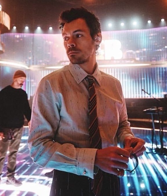 hrrylunaa's tweet photo. loving this ceo tie shirt combo outfits so much https://t.co/kVGMkapCyZ