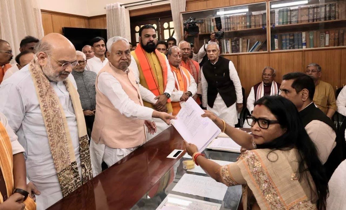 बिहार को एक स्वर्णिम युग देने के लिए आपका आभार, बिहार आपका योगदान कभी नहीं भूलेगा 
नीतीश कुमार 🙏

<a href="/NitishKumar/">Nitish Kumar</a> #NitishKumar