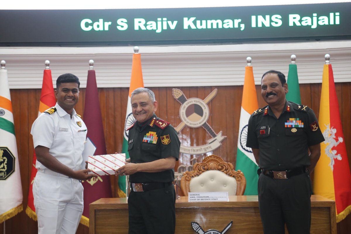 NAVAL WAR COLLEGE tweet media