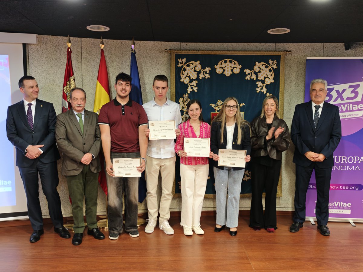 UVa_es's tweet photo. 💉El equipo OneHealthEU, del grado de Ingeniería Biomédica de la UVa, gana la primera edición del concurso 3×3 TecnoVitae
🌱Otro grupo de la UVa, del Grado en Ingenierías de Tecnologías de Telecomunicación, quedó entre los finalistas
https://t.co/3BOHKGfvz6 https://t.co/Dm6VY4Vvmq