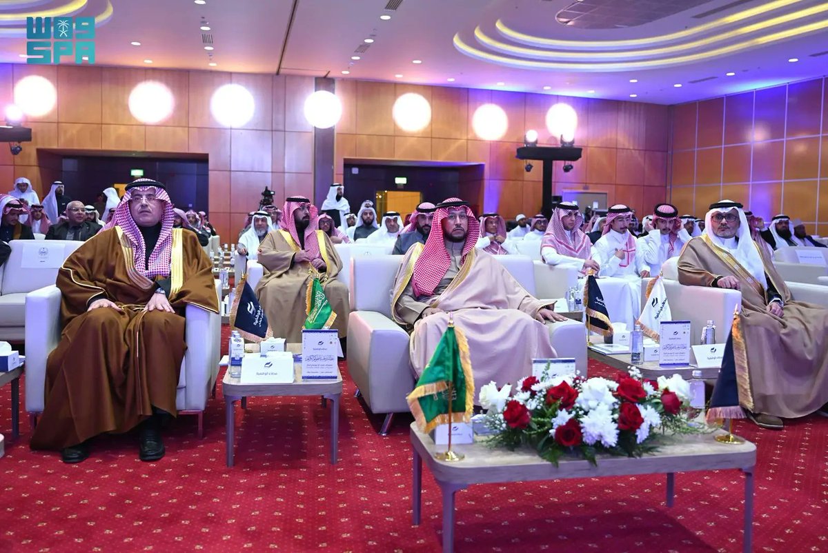 SPAregions's tweet photo. نائب أمير عسير يُكرِّم خريجي الدبلوم العالي في إدارة الأوقاف ويُدشِّن عددًا من المنتجات الوقفية.
https://t.co/cGNfJBhUdJ
#واس https://t.co/rGDBLmWIS4