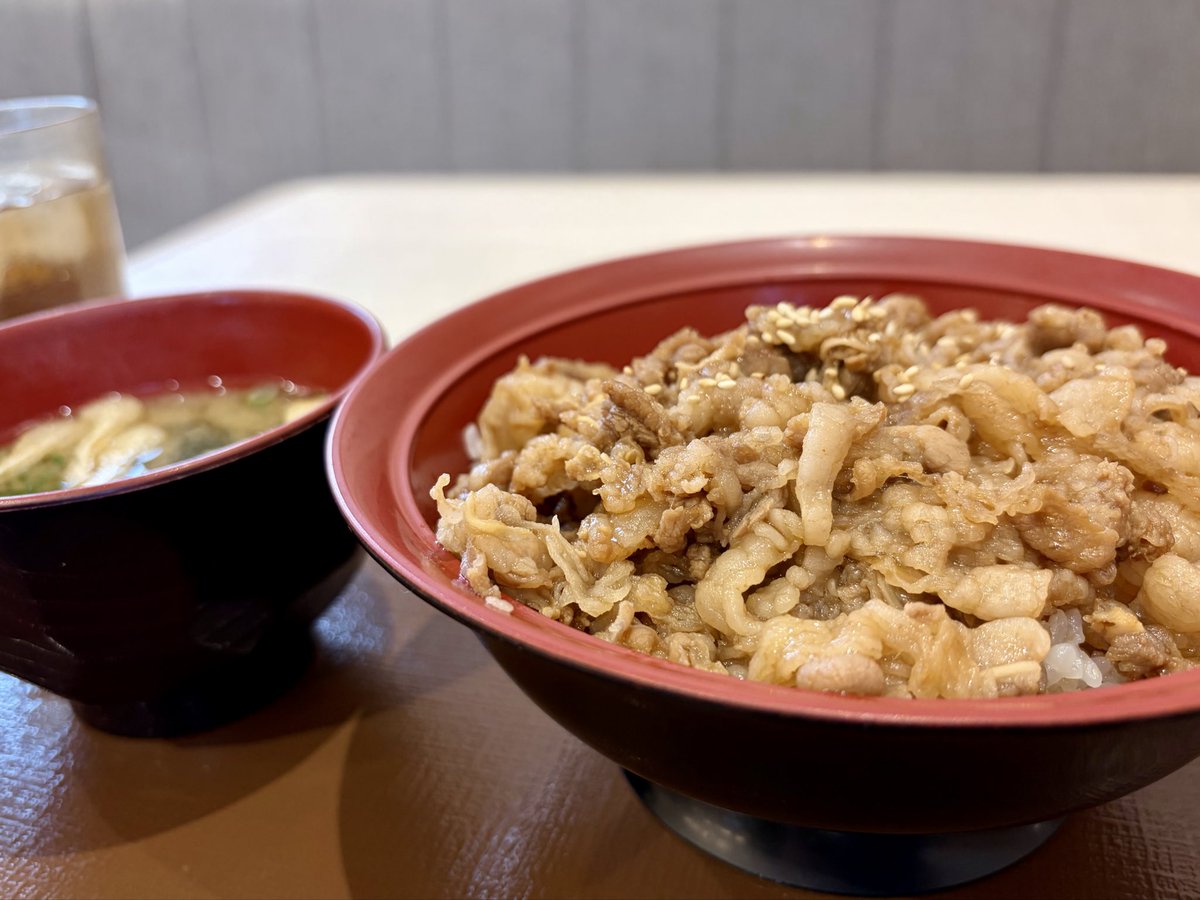 sika_only's tweet photo. 牛カルビ焼肉丼 https://t.co/DHpr1bbtDf