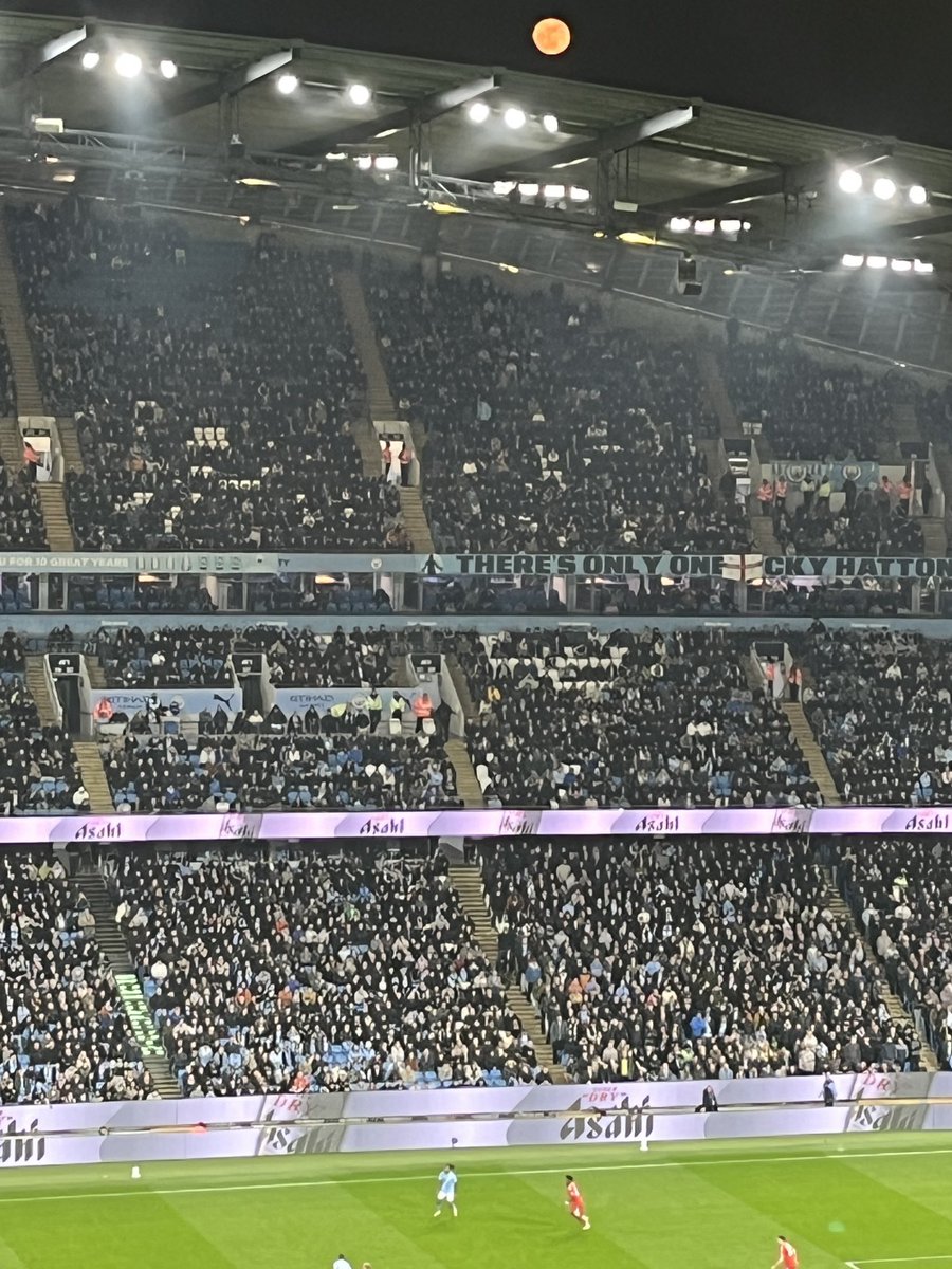 Sadly not a blue moon over the Etihad last night #etihad #mcfc #mancity #forest #bluemoon