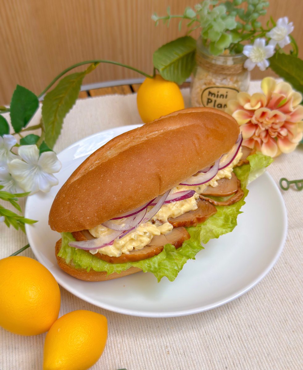 3/5本日発売‼️

🥖期間限定ミラノサンド🥖
「てりやきチキン〜瀬戸内レモンタルタル〜」

人気のサンドがリニューアルして登場💪
今年は瀬戸内レモンの爽やか風味のタルタルソース🍋
コクがありながらもさっぱりと楽しめる一品です🍗

#ドト活 #新商品 #カフェ #レモン #春 #錦糸町 #照り焼き #サンド