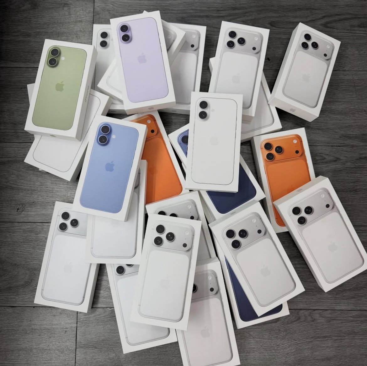 GriceldaGl78378's tweet photo. 🔥早い者勝ち🔥

📱 iPhone 17 Pro（512GB）

抽選でお届けします✨

【参加条件】
① いいね
② フォロー
締切：3/8 18:00 https://t.co/YqLmDBXFuh