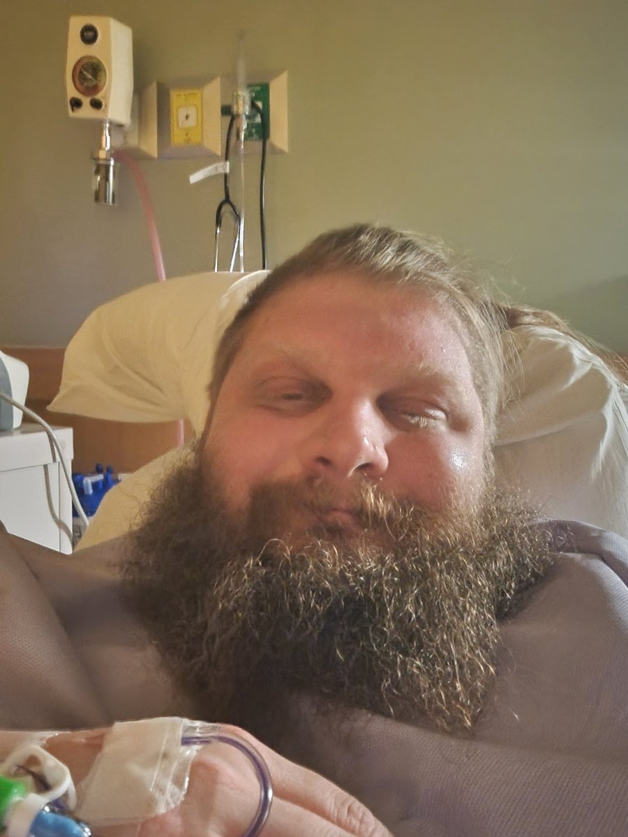 ExpGremlin's tweet photo. March 4th Surgery...nervous but ok https://t.co/7uANRZMrrr
