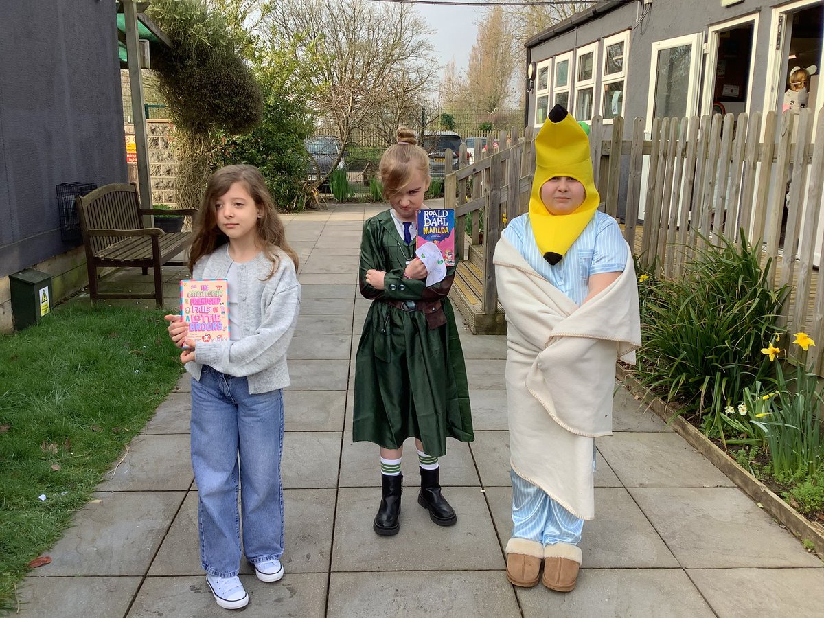 Ally Webb tweet media