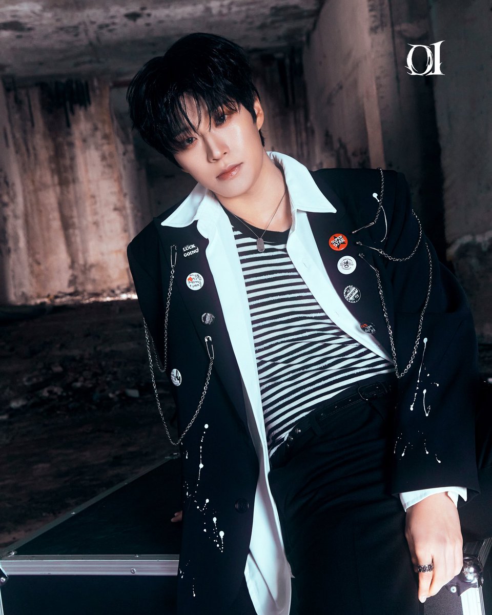 V01D_iX's tweet photo. 'Tug of War' Concept Photo

𝟮𝟬𝟮𝟲. 𝟬𝟯. 𝟭𝟭 𝟲𝗣𝗠 (𝗞𝗦𝗧)

#V01D #보이드
#SONGUCHAN #송유찬 https://t.co/Z4islb6aqT