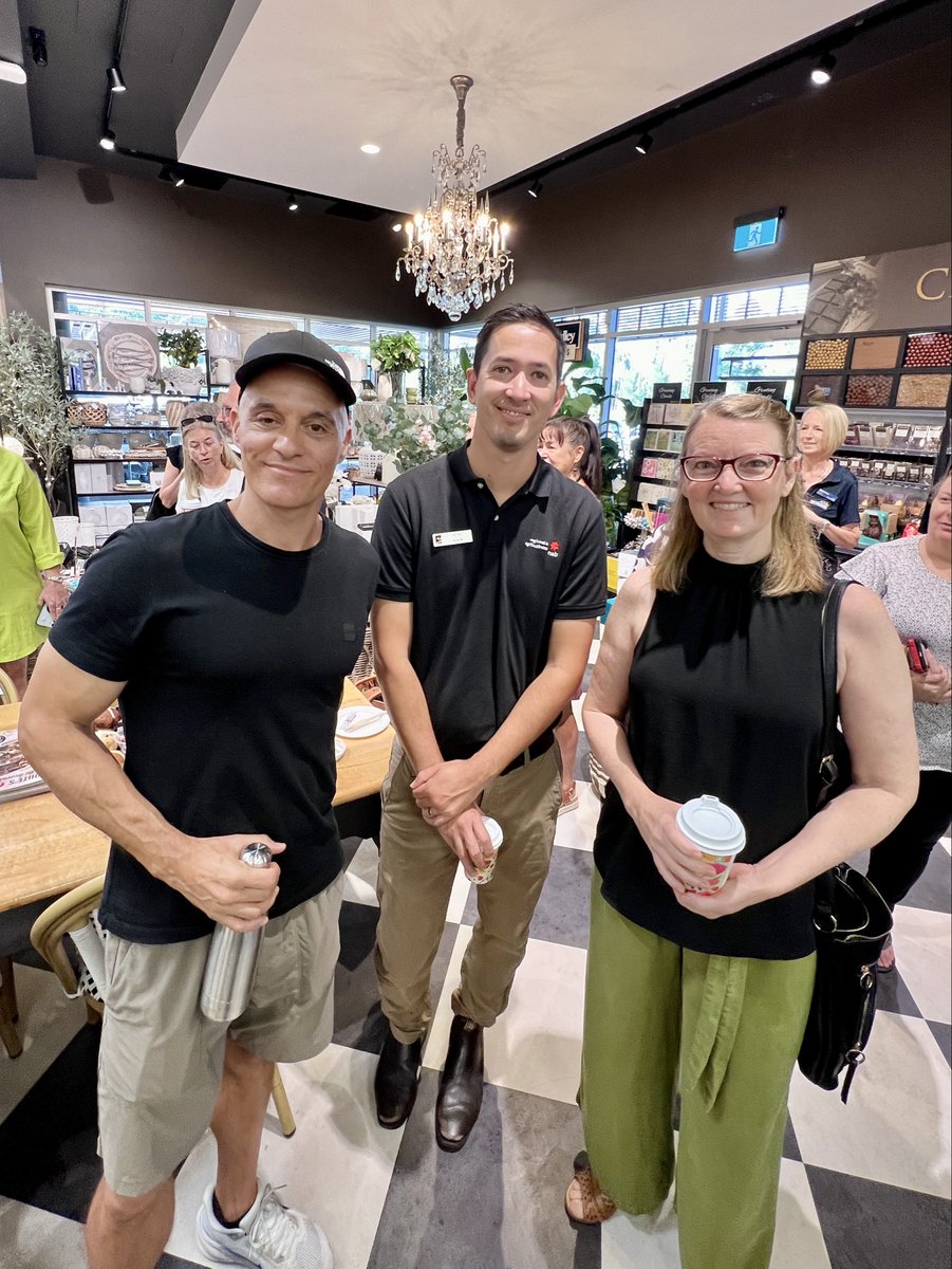 4556Chamber's tweet photo. Conversation, coffee &amp; hot cross buns (baked in-store) were the key ingredients to our monthly coffee morning this time at White’s IGA Forest Glen. A great start to the day 🤩😁👌

#sunshinecoast #businessnetworking #thrivingthroughchange @igaAustralia https://t.co/vdt7WCUnh6