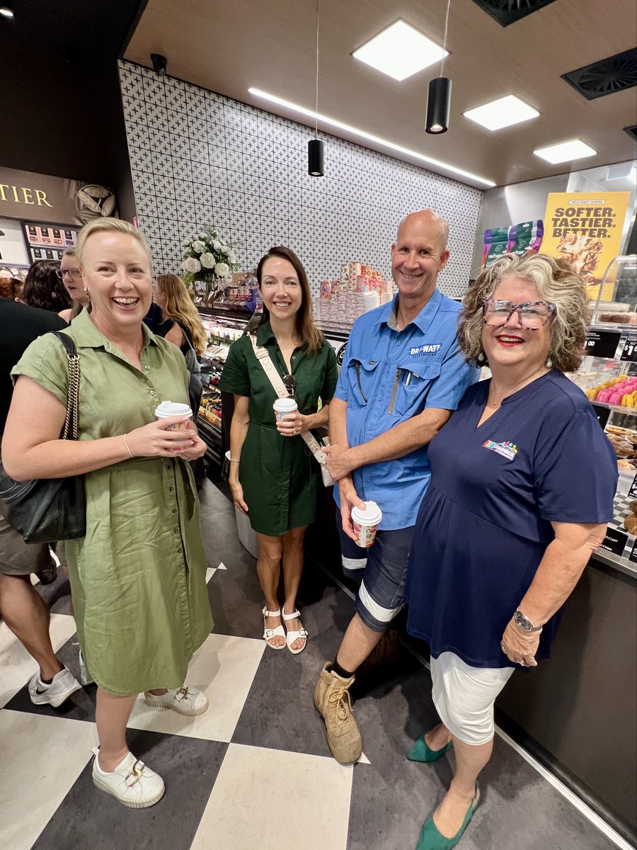 4556Chamber's tweet photo. Conversation, coffee &amp; hot cross buns (baked in-store) were the key ingredients to our monthly coffee morning this time at White’s IGA Forest Glen. A great start to the day 🤩😁👌

#sunshinecoast #businessnetworking #thrivingthroughchange @igaAustralia https://t.co/vdt7WCUnh6