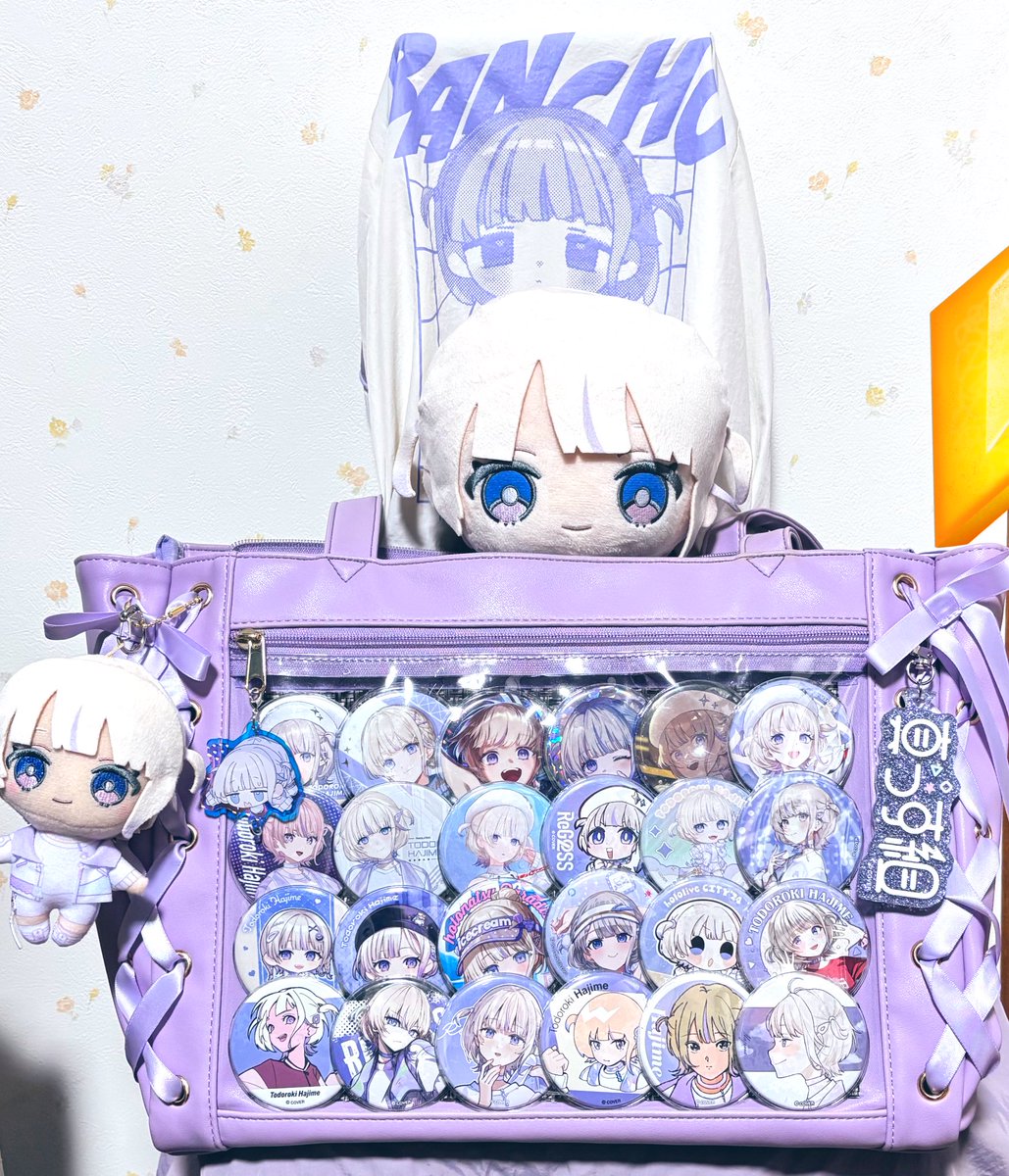 🐧⚡️痛バ完成した〜❕ 缶バッジは全部違う種類にしてみたよ