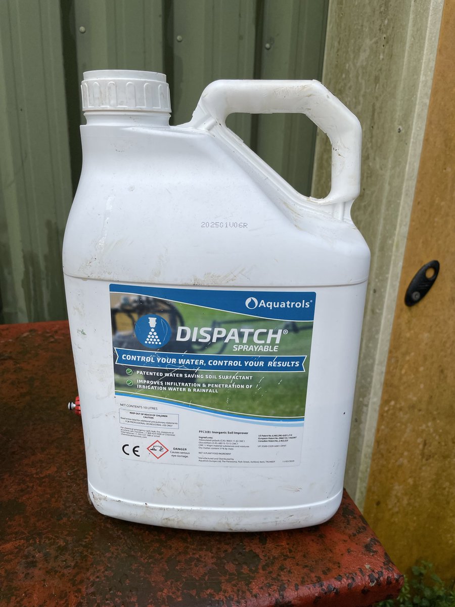 MattyRuffy's tweet photo. Early morning spray at @KidderminsterGC spraying a wetting agent, to aid us through the season ahead. 

@CallumHutchTurf https://t.co/oOkg7lSAAZ