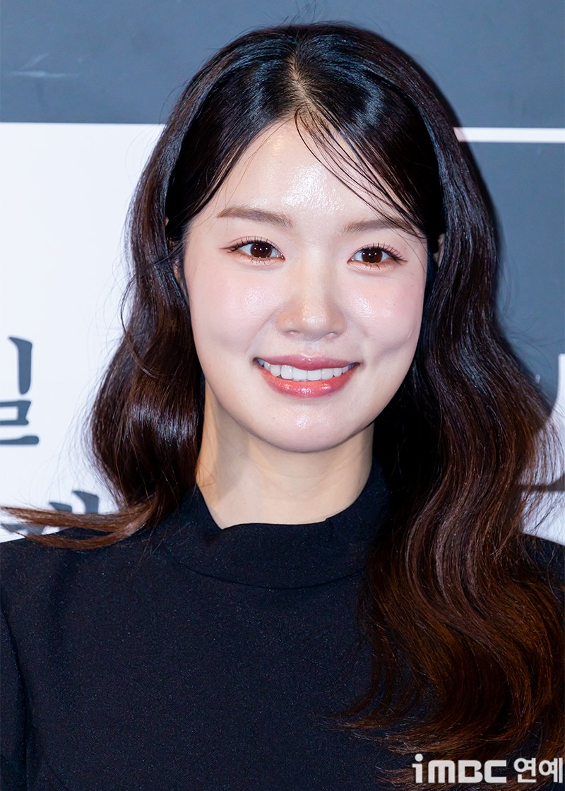 [포토] 조윤서, 상큼한 러블리 미소 #조윤서 #삼악도 #언론시사회_260305 [iMBC 연예] 배우 조윤서가 5일 오후 서울 용산CGV에서 열린 영화 ‘삼악도’...