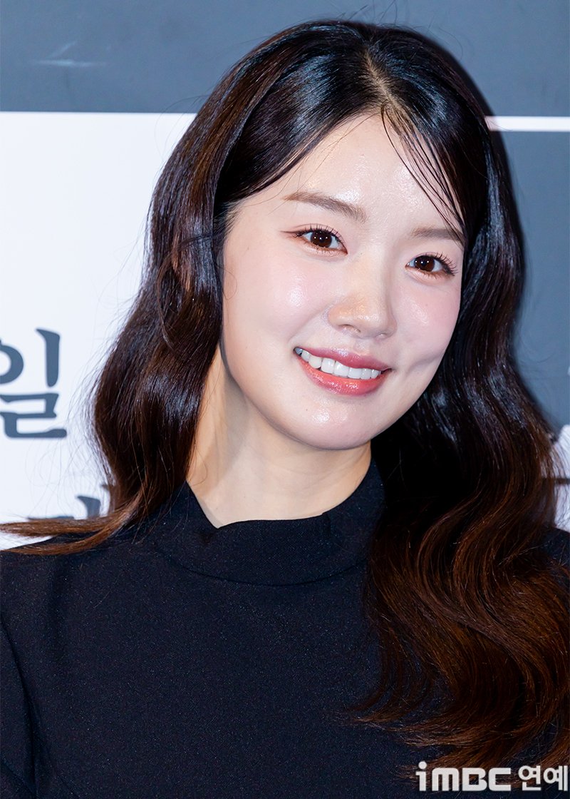 [포토] 조윤서, 상큼한 러블리 미소 #조윤서 #삼악도 #언론시사회_260305 [iMBC 연예] 배우 조윤서가 5일 오후 서울 용산CGV에서 열린 영화 ‘삼악도’...