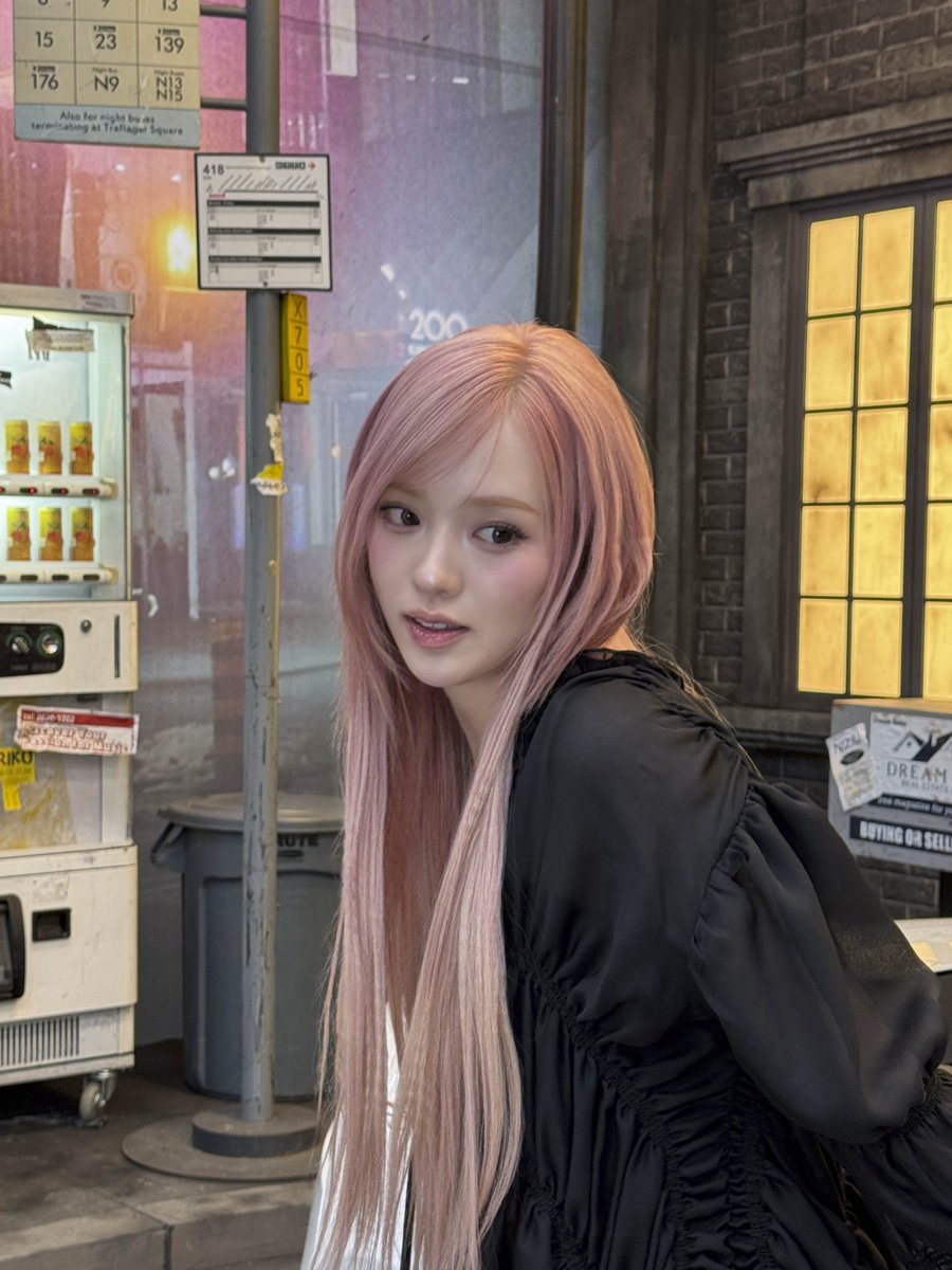 NiziU__official's tweet photo. [#NiziU_CAM]
NiziU 2nd EP
『𝐆𝐎𝐎𝐃 𝐆𝐈𝐑𝐋 𝐁𝐔𝐓 𝐍𝐎𝐓 𝐅𝐎𝐑 𝐘𝐎𝐔』
BEHIND PHOTOS🚏

💿 https://t.co/i51dmigWvk

EP RELEASE ✶ 2026.04.01 WED

#RIO
#NiziU #ニジュー #니쥬 #WithU
#GOODGIRL_BUTNOTFORYOU
#NiziU_TooBad https://t.co/iL7UDunAzS