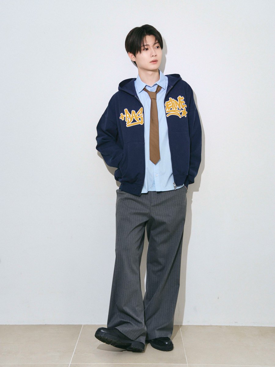 WEGO_press's tweet photo. グラフィックパーカー × #Tappei

□グラフィックZIPパーカー
￥4,399 tax in
https://t.co/jeL8EZbsBY

着用カラー:ネイビー https://t.co/VTqGKWe2Zu