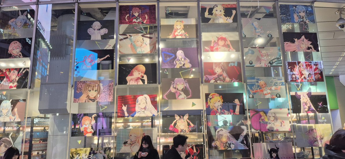 Sumpah bangga banget ngeliat HoloID di sini