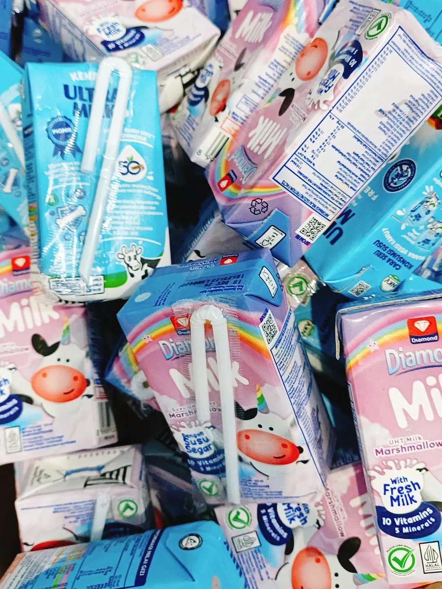 Kami benar-benar menaruh hormat pada ahli / pengawas gizi yang melayangkan protes secara publik seperti ini. ✨

Selain berani, Kakak ini juga mencontohkan kita satu hal; proteslah perihal embege dengan bahasa Inggris, maka kamu akan lebih sulit untuk dikeroyok oleh buzzer. 😁