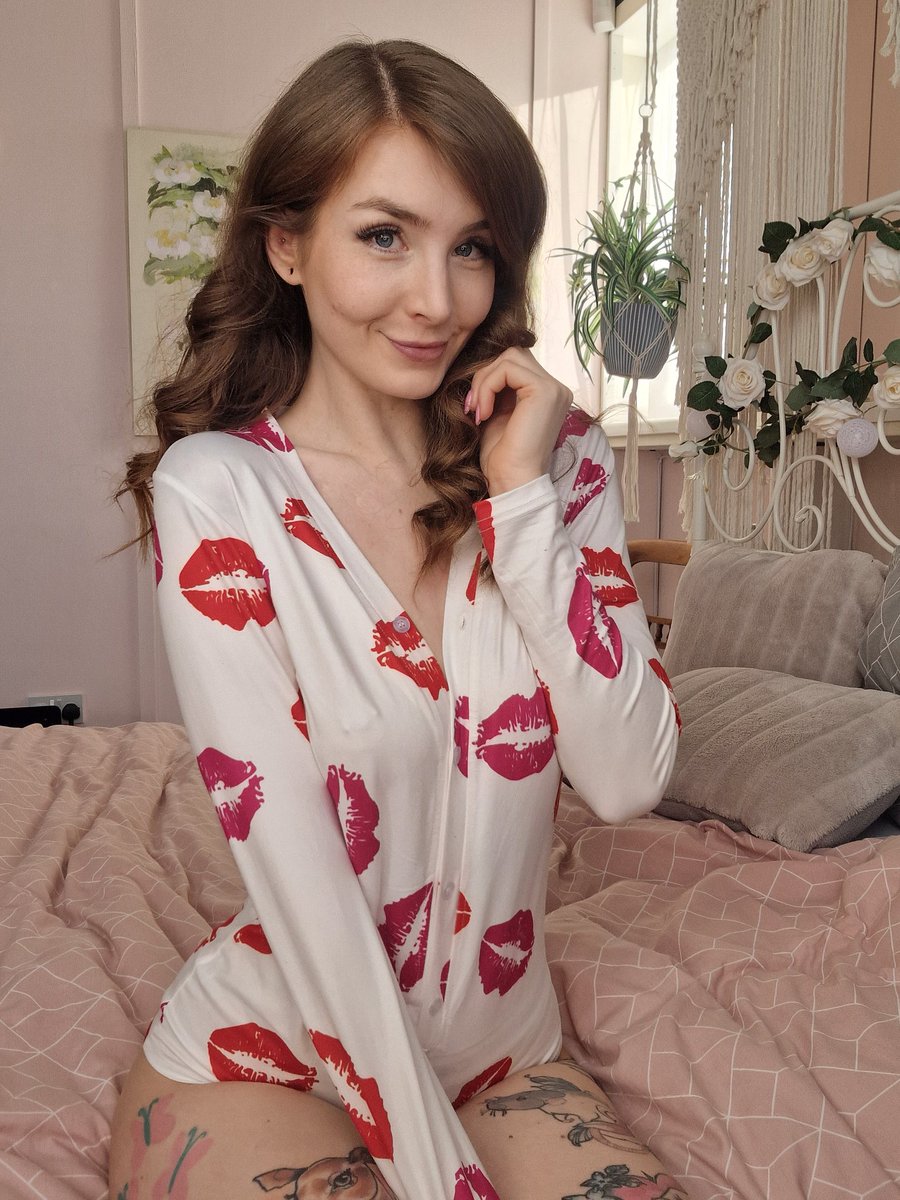 Katie Cooper tweet media