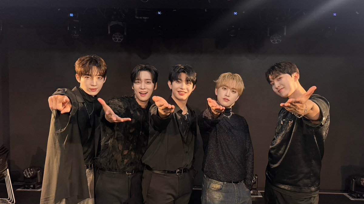 EPTS_official's tweet photo. [📸]

Cherry Blossom 🌸

🕖 3月6日（金）14:00 

EVERS🩵 초대합니다

#EPTS #EPICTRAVELS #에픽트레버스
#CherryBlossom #벚꽃 https://t.co/rkvYtiMUIO