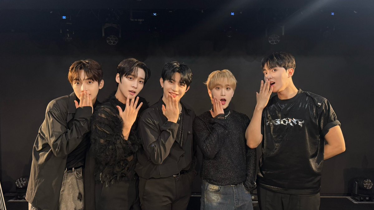 EPTS_official's tweet photo. [📸]

Cherry Blossom 🌸

🕖 3月6日（金）14:00 

EVERS🩵 초대합니다

#EPTS #EPICTRAVELS #에픽트레버스
#CherryBlossom #벚꽃 https://t.co/rkvYtiMUIO