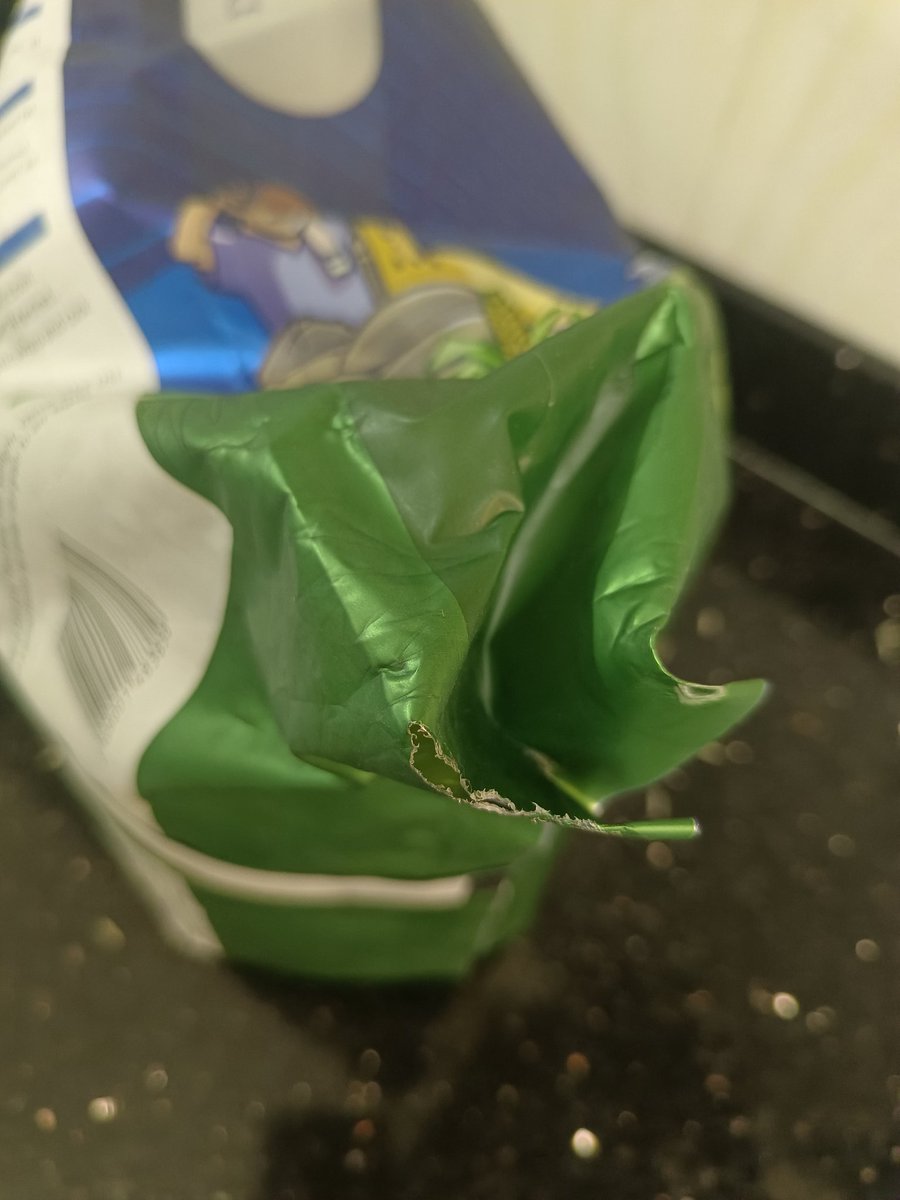 pritisaraf's tweet photo. @JioMart 
@JioMart_Support 
Received this order after 10days17720250260993614A
Damaged packing. Damaged internal packing. May be bitten by rats.horrific https://t.co/GvTEhB3QV9