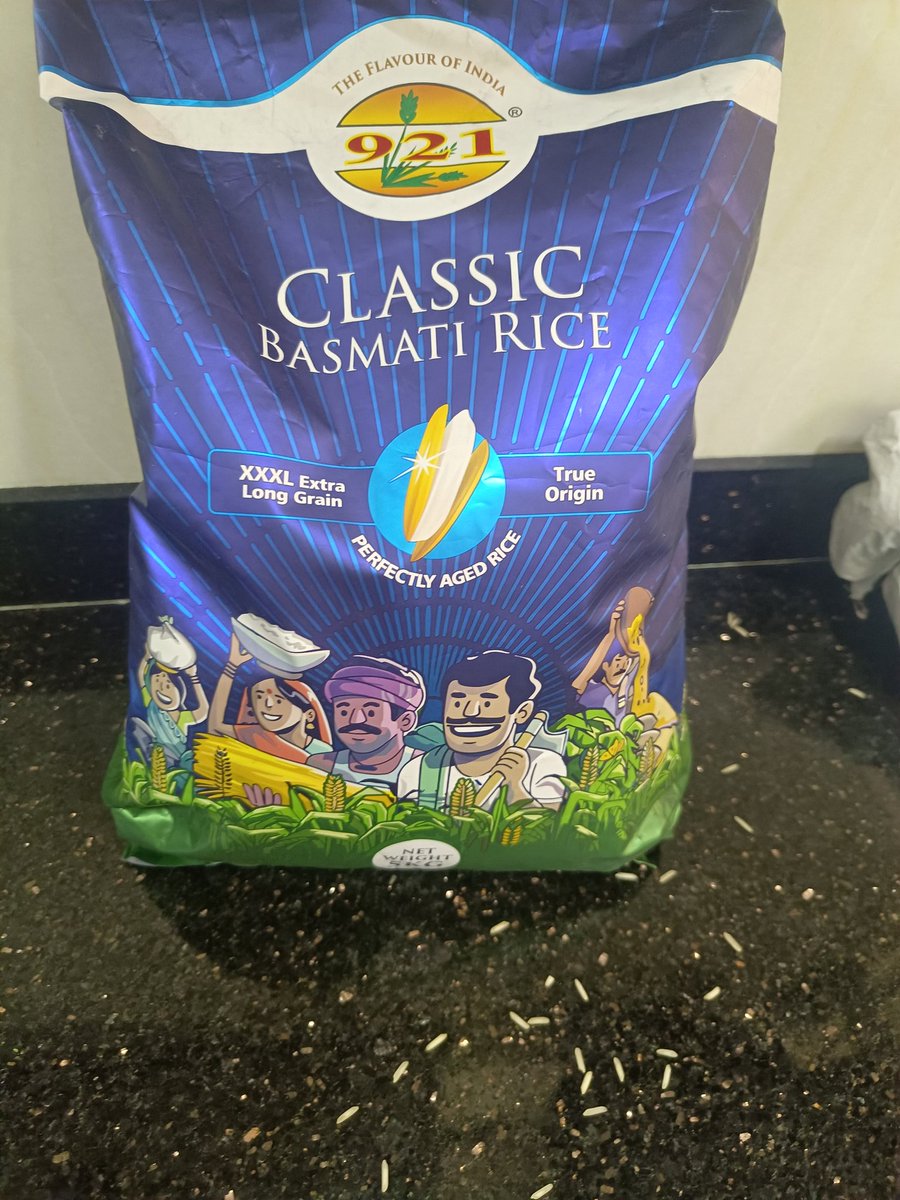 pritisaraf's tweet photo. @JioMart 
@JioMart_Support 
Received this order after 10days17720250260993614A
Damaged packing. Damaged internal packing. May be bitten by rats.horrific https://t.co/GvTEhB3QV9