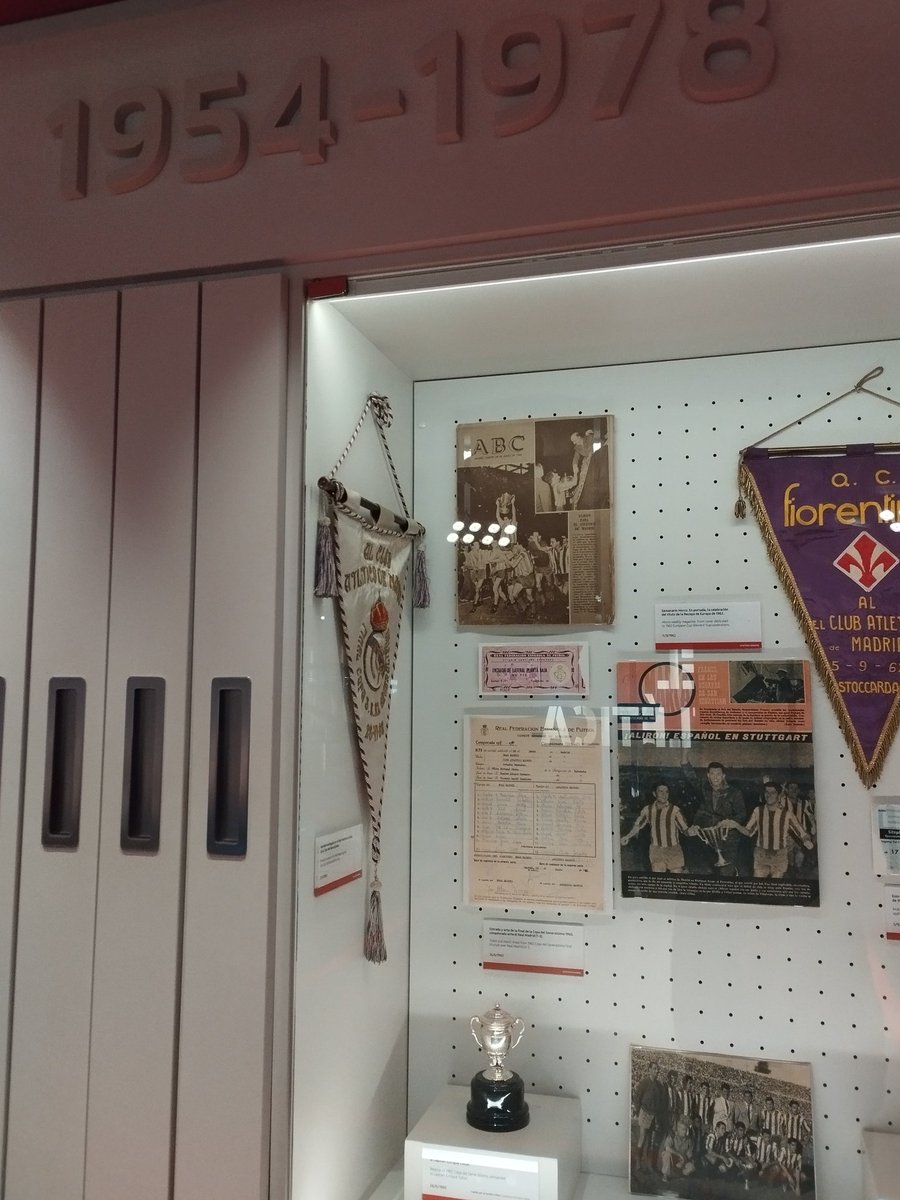 🇦🇹
TIRO EN EL PIÉ
Cuando deI museo del <a href="/Atleti/">Atlético de Madrid</a> tendrías q salir sabiendo q el <a href="/23S1953/">PEÑA ANTIMADRIDISTA 23$ept1953</a> el Régimen Dictatorial montó un Club para conquistar la Europa ANTIFRANQUISTA q tuvo como consecuencia el ROBO de nuestro DESTINO, hay una vitrina con banderín de los LADRONES 
#HistoriaATM