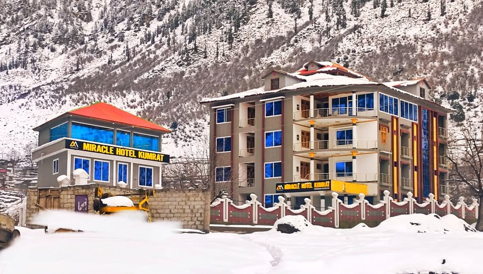 A snowcaped Hotel in #kumratvalley in last month.  #Kumrat #Jehazbanda #tourism kumratvalley.blogspot.com