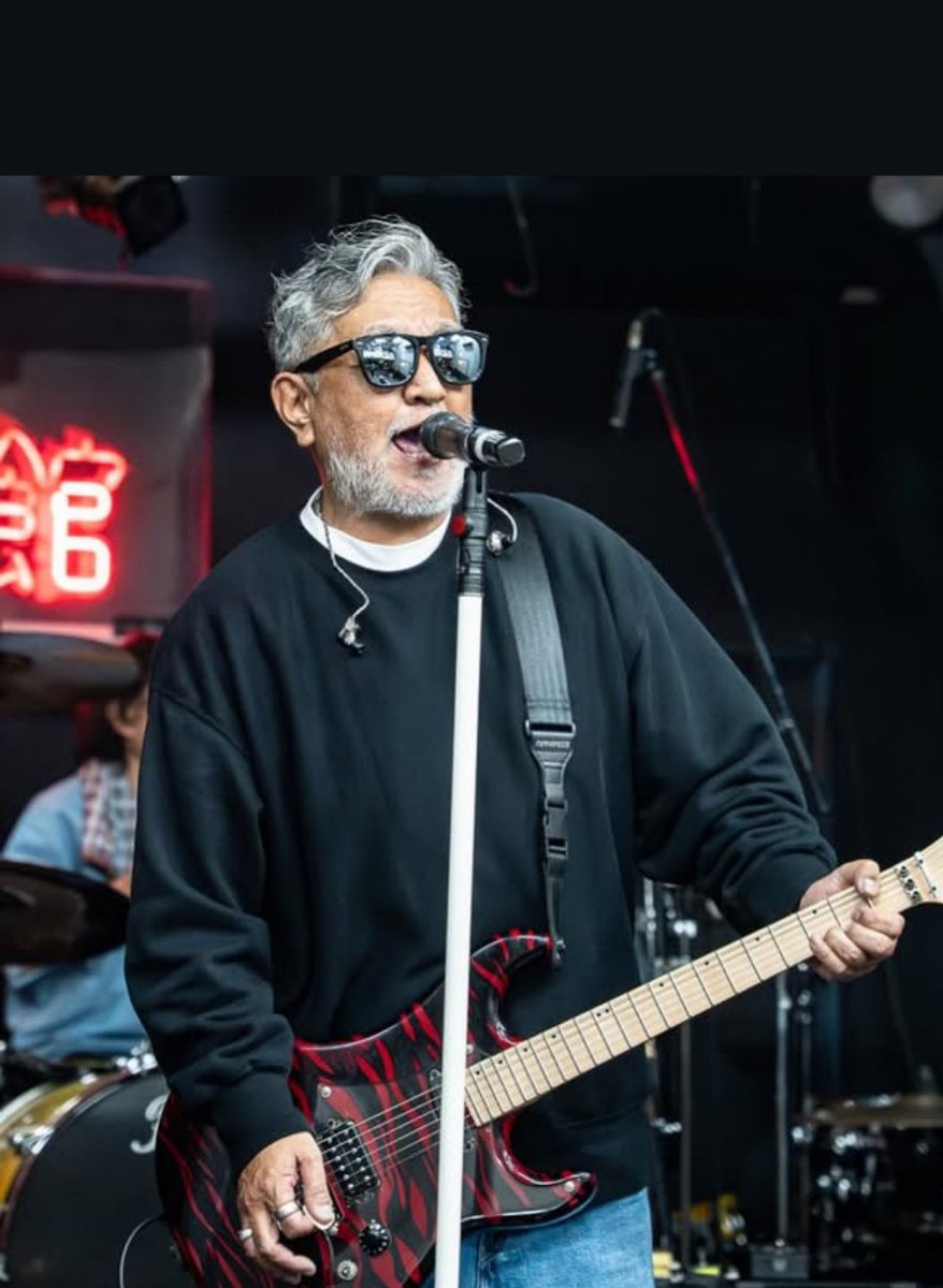 rARoG7nbbNvAJS5's tweet image. JUNYAさん　HappyBirthday㊗️
ガキの頃にリアクションに出会ってから
去年まさかの音楽への復帰
渋公でお別れした時から３０年　嬉しすぎる
おめでとうございます
#加藤純也
#GRANDSLAM
#REACTION