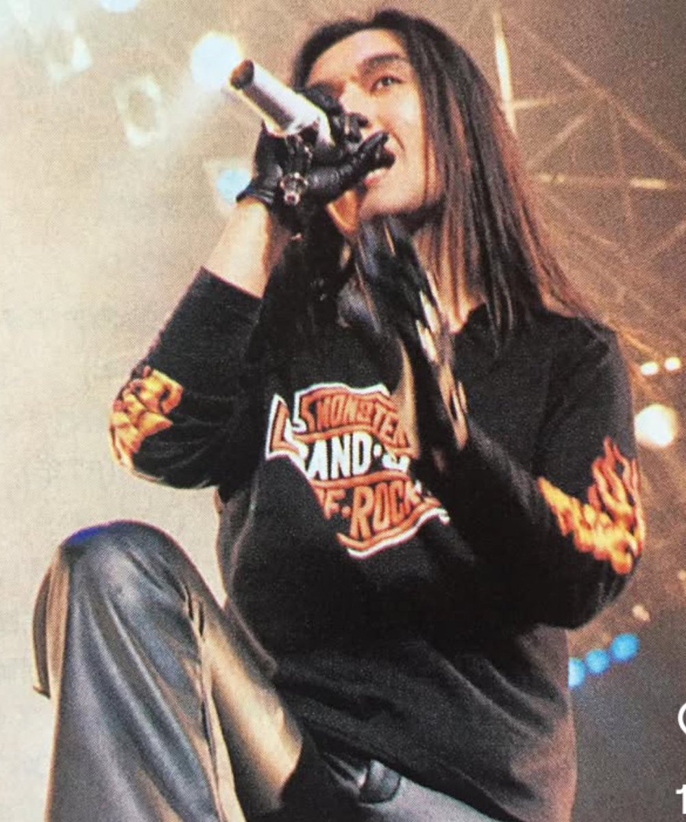 rARoG7nbbNvAJS5's tweet image. JUNYAさん　HappyBirthday㊗️
ガキの頃にリアクションに出会ってから
去年まさかの音楽への復帰
渋公でお別れした時から３０年　嬉しすぎる
おめでとうございます
#加藤純也
#GRANDSLAM
#REACTION