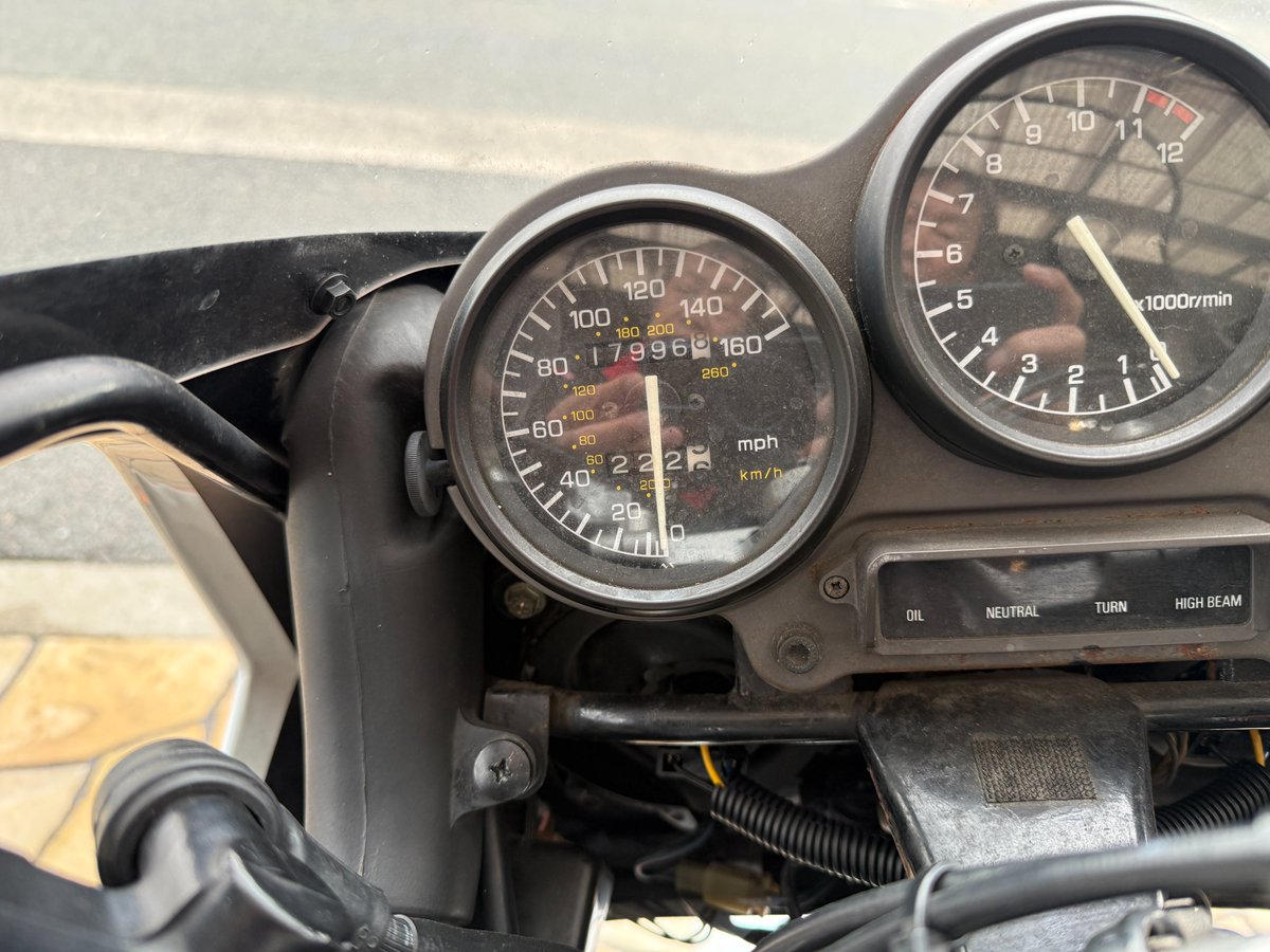長くお預かりしていたFZR1000の整備が完了してお渡し。キャブの