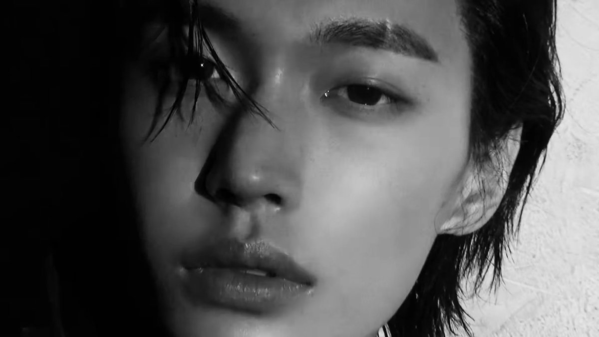 รู้สึกขอบคุณที่วอนบินคิ้วบากมากๆอะ เท่ชิบ ㅠㅠㅠㅠㅠㅠㅠㅠㅠㅠㅠ