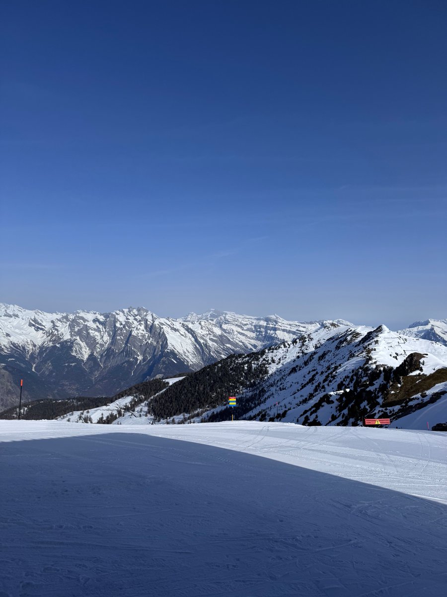Most people are grinding in fluorescent-lit cubicles while I'm hunting fresh powder

Skiing in Nendaz today

Also, the Sahara decided to send some dust our way

Sky looks absolutely surreal

Nature really said "here's your filter"