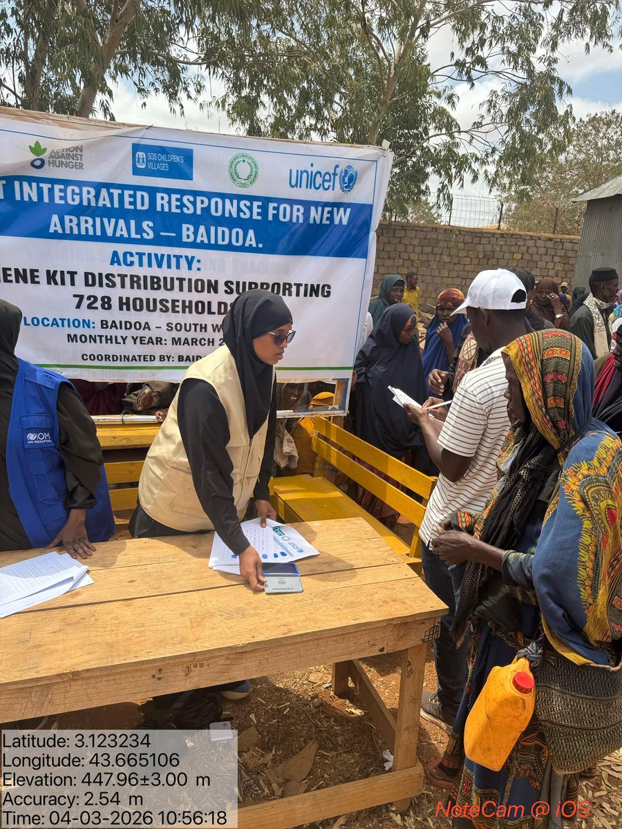 CESDOORG's tweet photo. As displacement rises there is a growing need for joint humanitarian efforts to support affected communities. Coordinated by Baidoa ABC , CESDO joined  SOS , ACF, GREDO, IOM ,SwsMoEW and WASH cluster in a coordinated distribution of hygiene kits and plastic sheets in Baidoa . https://t.co/JZtdJ46Ot8