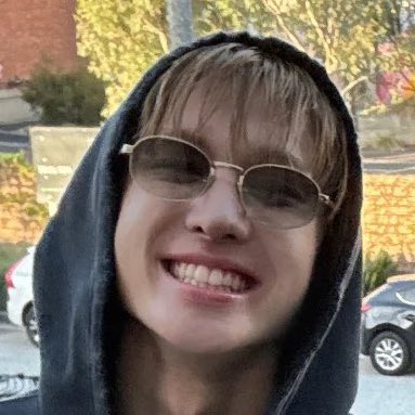 marstnee's tweet image. martin never stop smiling 🥺 please world be kind to him &amp;lt;3 :c